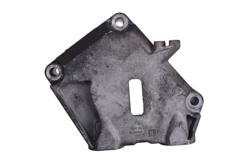 Držiak motora pravý 13130728