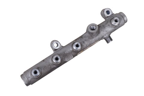 Rozdeľovač paliva ľavý 059130089AM