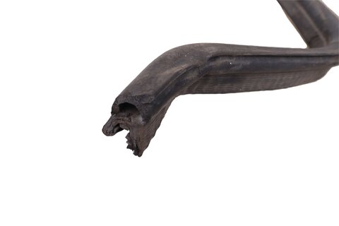 Tesnenie kapoty prednej 3802861