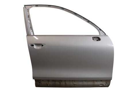 Dvere predné pravé 7P0831056A