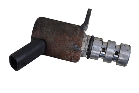 Riadiaci ventil nastavenia vačkového hriadeľa 059115243A