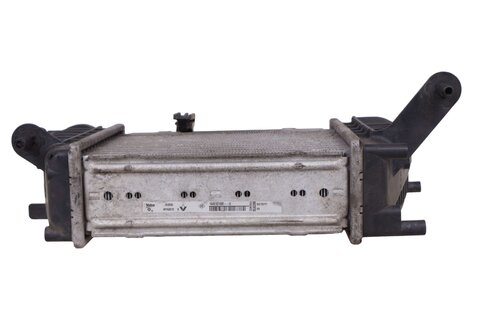 Chladič nasávaného vzduchu - intercooler 144618748R