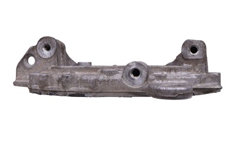 Kryt rozvodu motora 135022910R