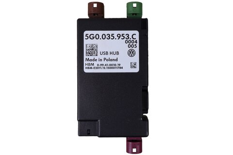 USB rozdeľovač s integrovaným meničom napätia 5G0035953C