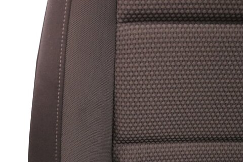 Sedadlo vodiča mechanické čierna titán hatchback 5K0881405AYDC