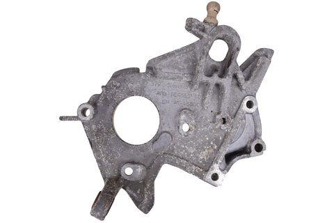 Držiak vstrekovacieho čerpadla 04B130379A