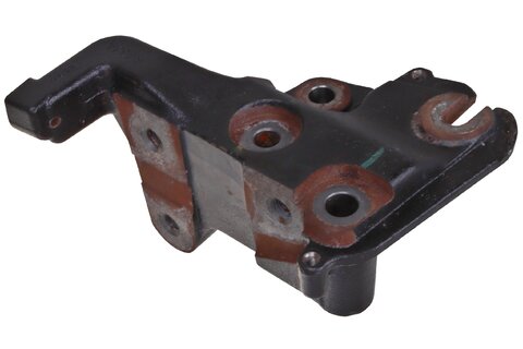 Držiak motora - spodný DS7Q-6030-BD