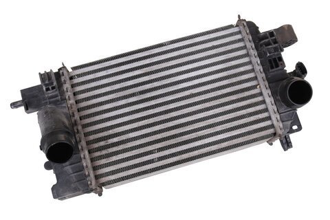Chladič nasávaného vzduchu (intercooler) 13337687