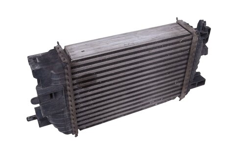 Chladič nasávaného vzduchu (intercooler) 13337687