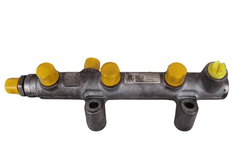 Rozdeľovač paliva pravý (rail) 059130090CM