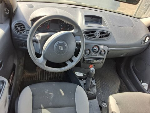 Renault Clio III 1.2 16V 48kW
