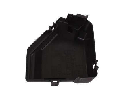 Kryt poistkovej skrine v motore