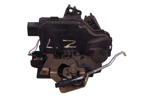 Zámok dverí zadný (7pin) ľavý 4B0839015G