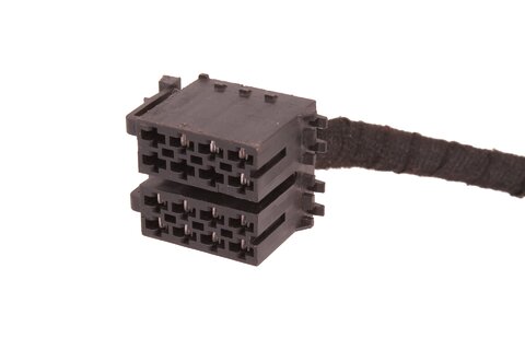 ISO konektor (audio, napájanie)