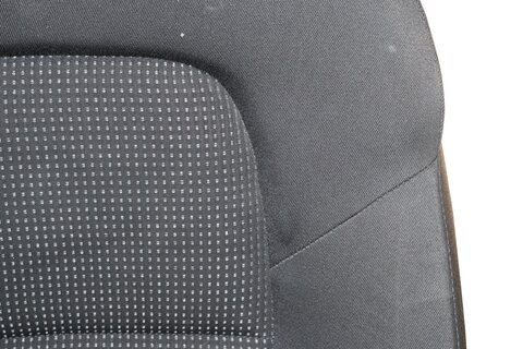 Sedadlo spolujazdca mechanické vyhrievané čierne 5dv. 8P0881405AAQPD