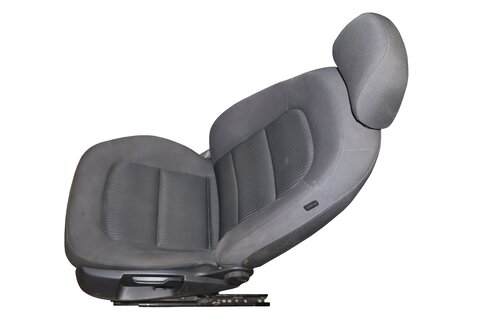 Sedadlo vodiča mechanické čierne 8K0881405BRBPI