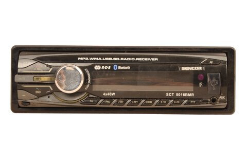 Autorádio AUX, USB, BT univerzálny