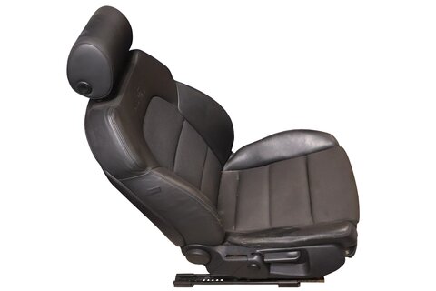 Sedadlo spolujazdca mechanickej vyhrievanej kože/látka S-line 4F0881406AEMRA