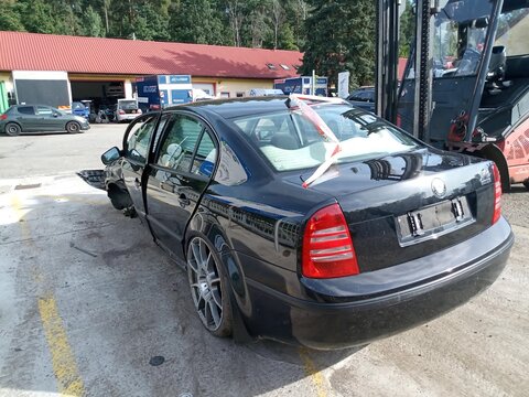 Škoda Superb 2.8 V6 142kW