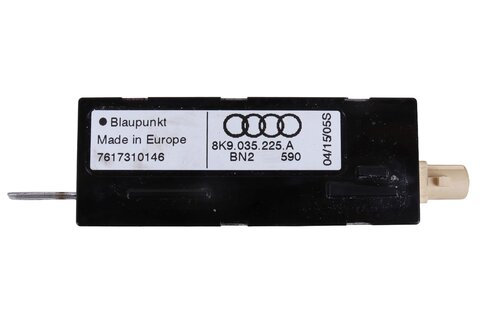 Anténny zosilňovač ľavý combi 8K9035225A