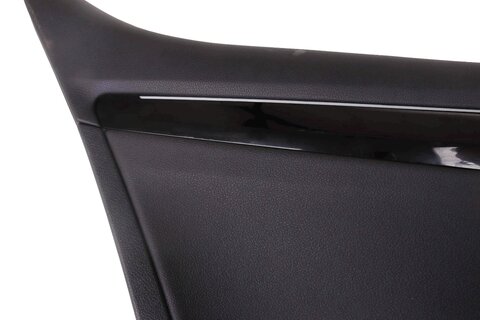 Panel dverí zadný ľavý koža s ozdobnou ambientnou lištou (čierna piano) sedan 3V5867211A 3V0867067FN77
