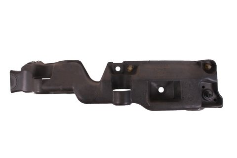 Pravý držiak predného blatníka