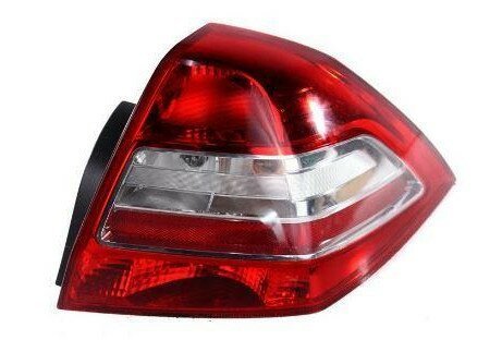 Pravé zadné svetlo bez obj. sedan