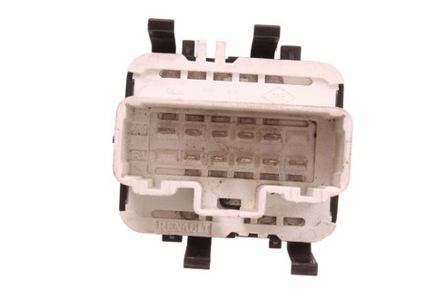 Tlačidlá sťahovania okien ľavej prednej bez dojazdu spolujazdca