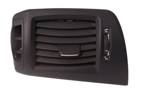 Ľavá mriežka ventilácia