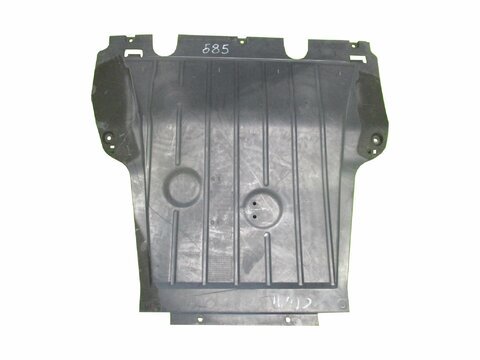 Plastový kryt motora spodný