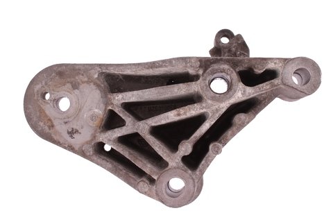 Drziak motora
