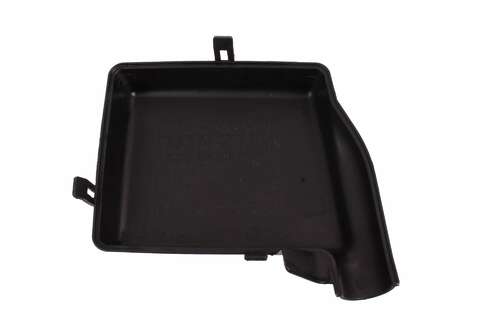 Kryt poistkovej skrine v motore