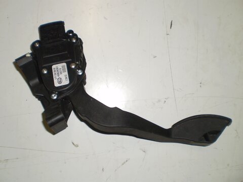 Plynový pedál 46829061