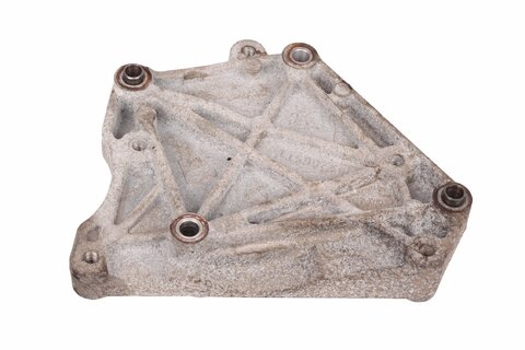 Držiak alternátora