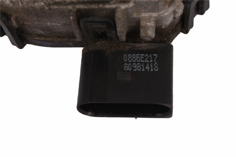 Motorček predného stierače bez mechanizmu