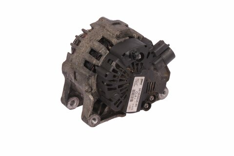 Alternátor