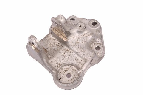 Držiak motora pravý horný