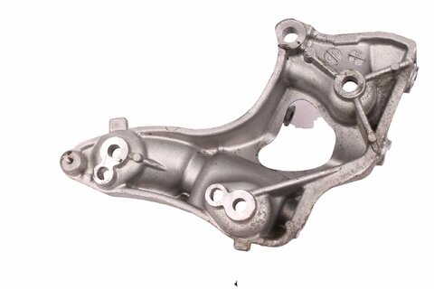 Držiak alternátora