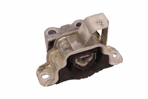 Zavesenie motora prednej ľavej