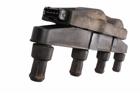 Zapaľovacia cievka (hranatý konektor) 047905104