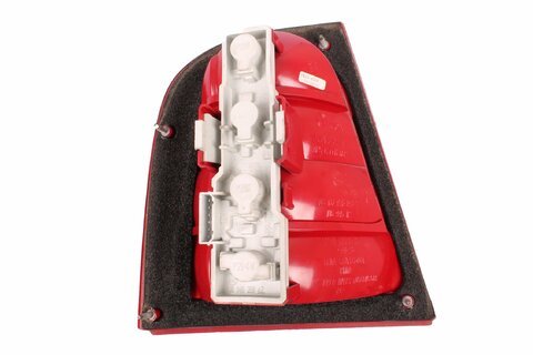 Svetlo zadnej pravej sedan 09 / 00- komplet orig.