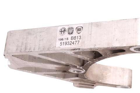 Držiak motora spodný