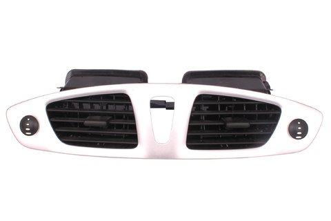 Mriežka vnútornej ventilácie stred 682605284R