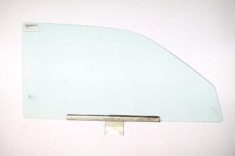 Bočné okno prednej pravej P