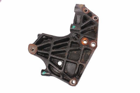 Držiak príslušenstva motora