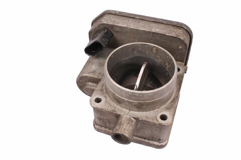 Škrtící klapka 038128063C