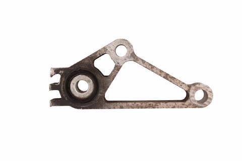 Držiak motora spodný prostredný