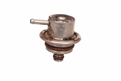 Regulátor tlaku paliva 037133035C