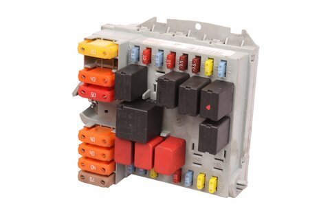 Poistková skrinka motora