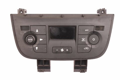 Panel ovládania kúrenia (s automatickou klimatizáciou)